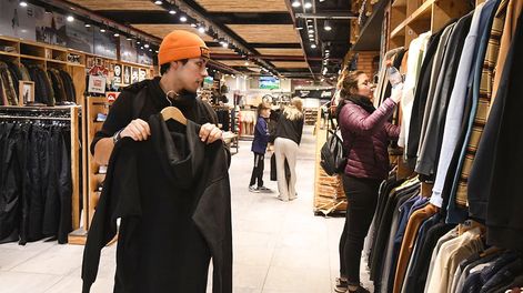 Precio de la vestimenta: 6 de cada 10 mendocinos compra ropa o calzado una o dos veces al año. | Foto: Los Andes