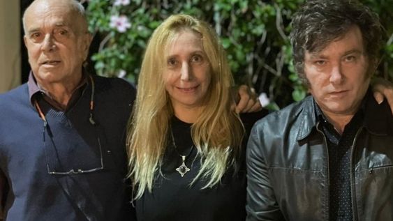 Carlos Rodríguez junto a Karina y Javier Milei