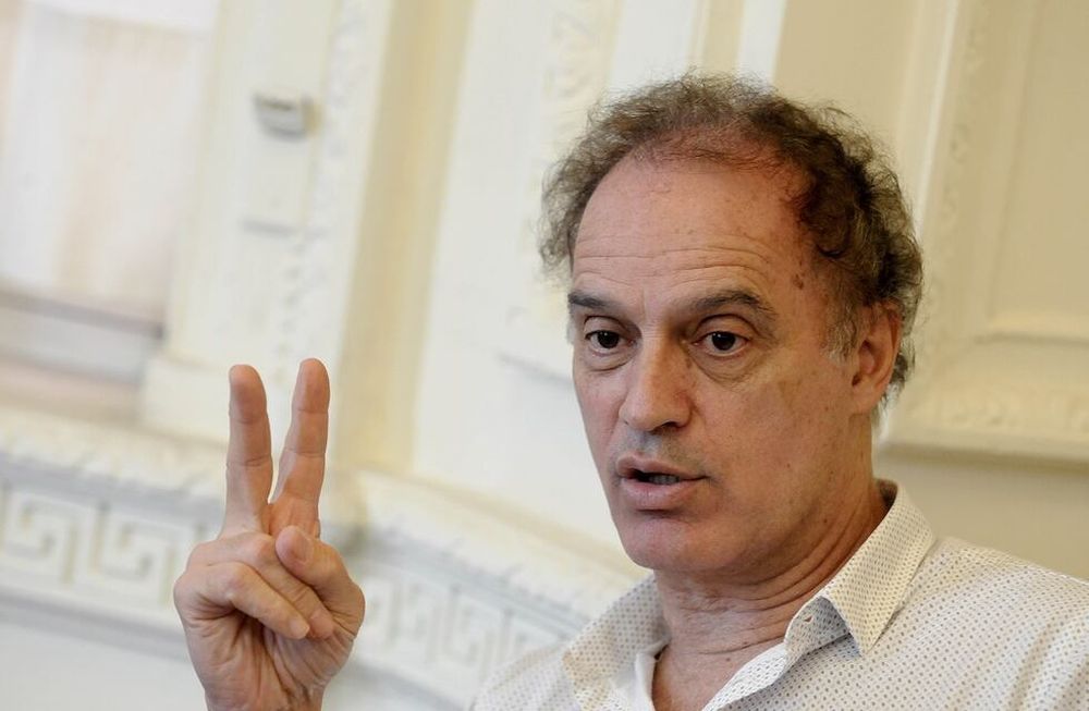 A una semana de haber asumido, Aníbal Ibarra renunció a la defensa de Cristina