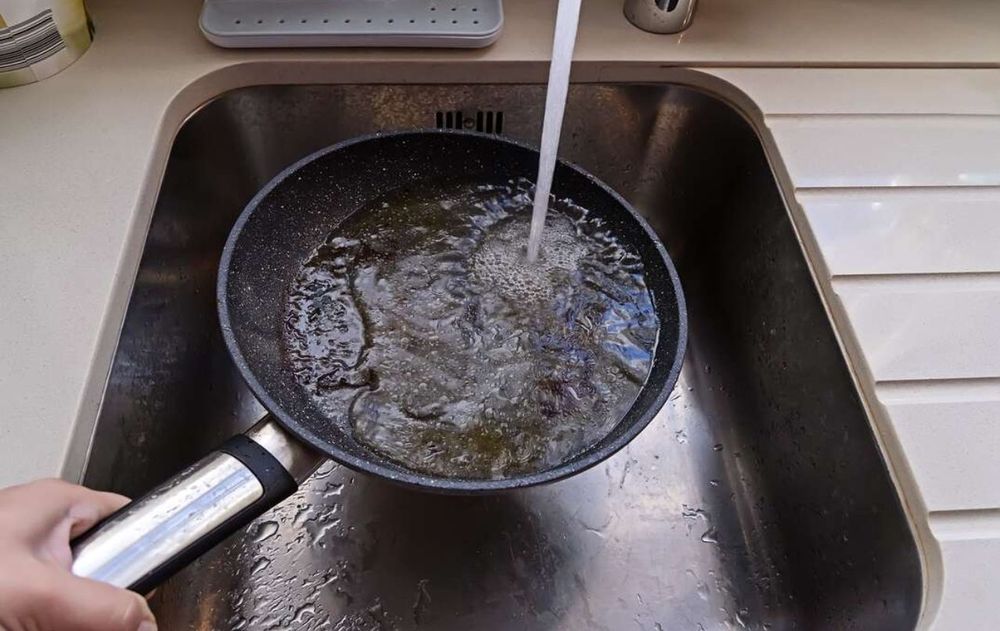 El truco intenta cuidar las cañerías para que no se tapen ni se generen malos olores en la cocina.