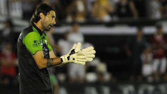Duro partido para el Decano