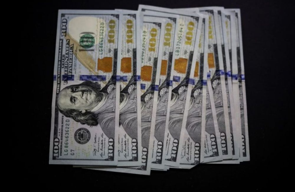 Dólar: el blue subió dos pesos y quedó en $ 148 mientras que el solidario cerró en $ 144,95