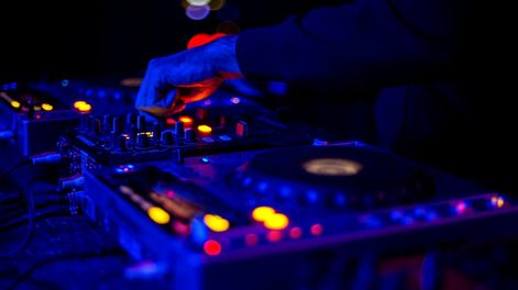 AFIP investiga una empresa que organiza fiestas electrónicas en Mendoza por irregularidades impositivas sobre sus empleados.