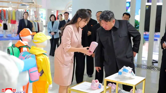 Fotos del gobierno de Corea del Norte para aclarar situación de Kim Jong-un ante rumores de una hemorragia cerebral