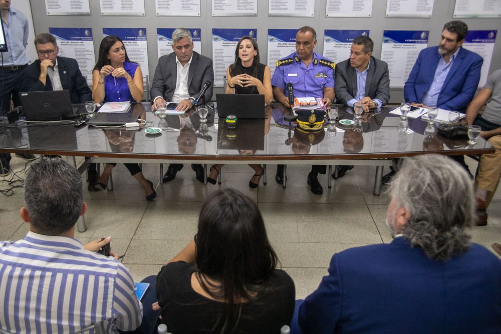 La ministra de Seguridad y Justicia, Mercedes Rus, expuso ante la Bicameral de Seguridad