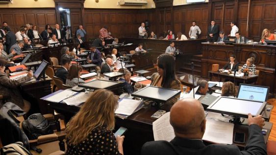 Costo de la política y lobistas descontrolados - Por Gastón Bustelo