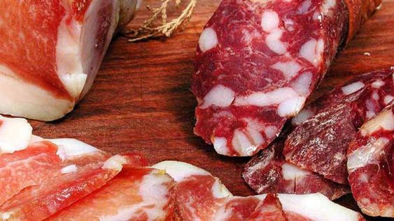 Para evitar el riesgo de contraer triquinosis se deben tener ciertas precauciones al momento de la producción, como también del consumo