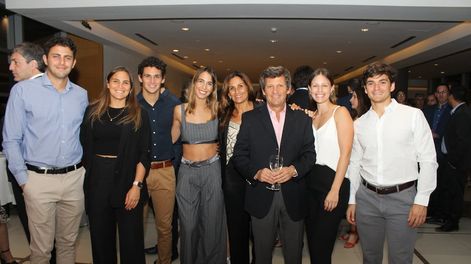 Josué Varela, Julia Goldstein, Ignacio Goldstein, Julia Fornier, Silvana Cicchitti, Gabriel Goldstein, Constanza González y Mauri Goldstein.