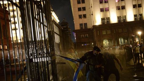 Manifestación en Plaza de Mayo contra de las medidas  tomadas por el presidente Alberto Fernández a raíz del aumento de casos de Covid 19.Fotos clarin