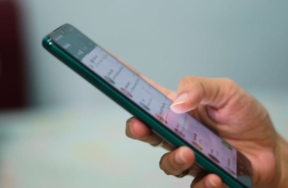Preocupación en los padres mendocinos por la difusión de un grupo de WhatsApp donde enviaban pornografía infantil
