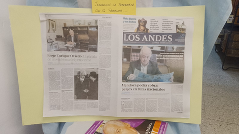 Afiche o póster con el que la hemeroteca de la Biblioteca San Martín recibe a los lectores.&nbsp;