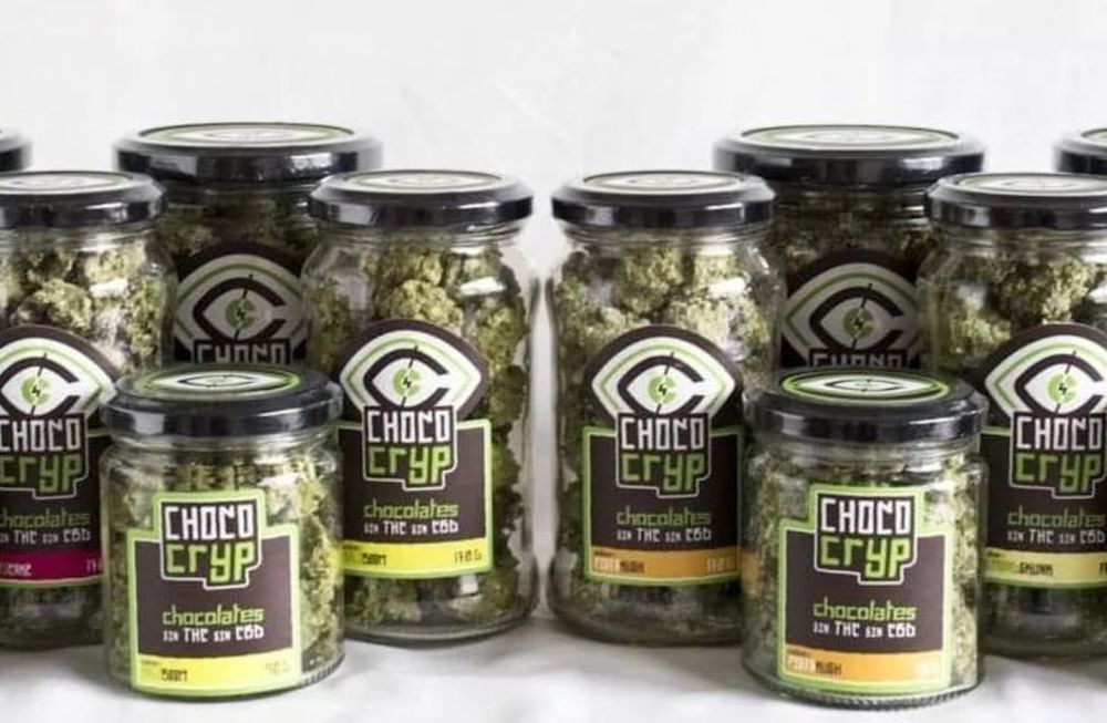 La ANMAT prohibió la venta de una marca de chocolates en forma de cogollos de marihuana.