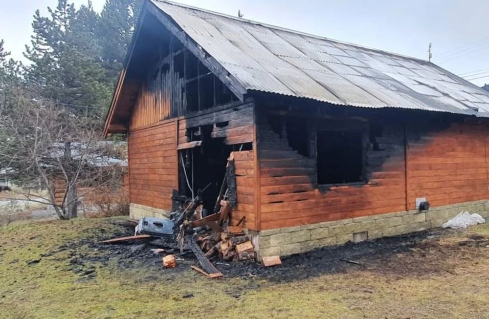 La Justicia busca determinar quién quemó la oficina de Bosques. Gentileza Jornada.