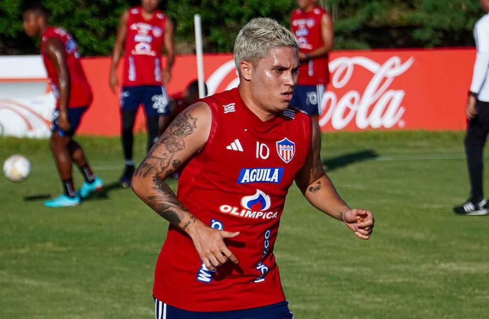 Racing le compra el pase a Juan Fernando Quintero en 3,6 millones de dólares. Viene libre de Junior de Barranquilla.