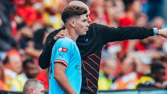 Manchester City goleó 4-0 a Bournemouth y suma 6/6 en el arranque de la Premier. Julián Alvarez ingresó a los 73 minutos de juego. / Gentileza.