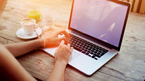 Una empresa tecnológica busca cubrir 100 vacantes en Argentina y paga salarios de 2000 dólares en adelante.