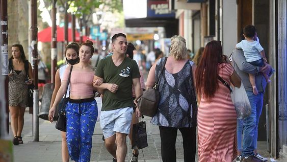 Comercio y Bancarios ponen presión a las paritarias privadas con salarios por encima de los $90.000, en una provincia en que el sueldo promedio ronda los $75.000.  Foto: José Gutierrez / Los Andes