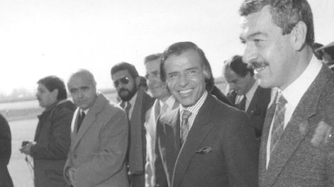 Menem, junto a Bordón en el aeropuerto de Las Heras (Archivo Los Andes)