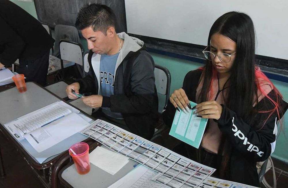 Elecciones PASO en 7 departamentos de la provincia de Mendoza y muchos votos en blanco para la categoría de concejales. Foto: José Gutierrez / Los Andes