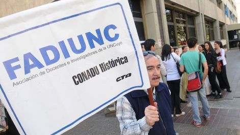 Hoy finaliza el paro de docentes universitarios