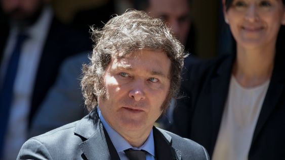 Milei seguirá la sesión por la reforman del Banco Central desde la residencia de Olivos.
