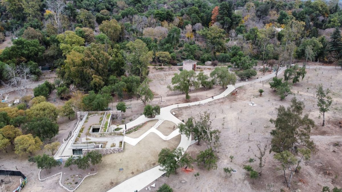 Y un día volvió a abrir el Ecoparque de Mendoza: cómo es y qué se puede ver dentro del renovado paseo