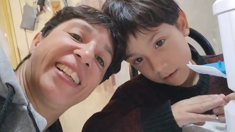 La mujer y su hijo.