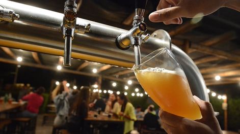 La historia de una tradicional familiar en el origen de la cerveza de Mendoza.