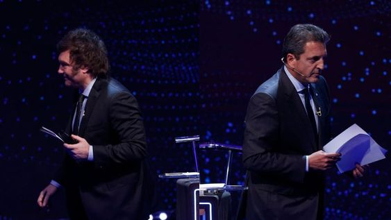 Los minutos finales de los candidatos: apelación a la emocionalidad y la épica. / Foto: Corresponsalía