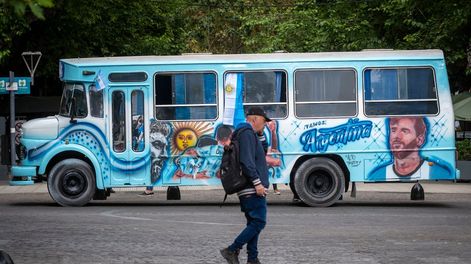 Los Andes | ¡La Scaloneta! Un grupo de amigos le dio vida al colectivo de la Selección Argentina para el Mundial Qatar 2022. Foto: Ignacio Blanco / Los Andes