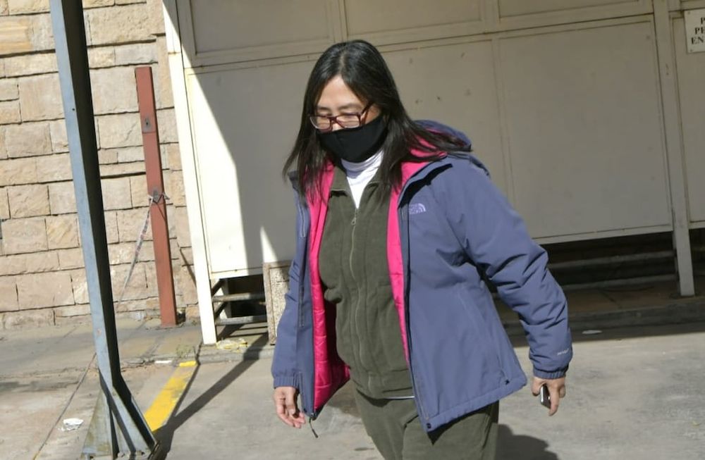 Esta mañana se reanudó el juicio por los abusos a niños sordos y niñas sordas en el Próvolo y la principal imputada, la monja Kumiko Kosaka, estuvo presencialmente en la sala ya que no pudo conectarse por un corte energético. Foto: Orlando Pelichotti / Los Andes.