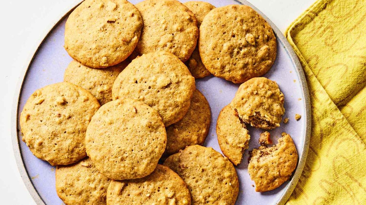 Sin azúcar, sin harina y sin freir: cómo hacer galletitas de banana húmedas por dentro y crujientes por fuera