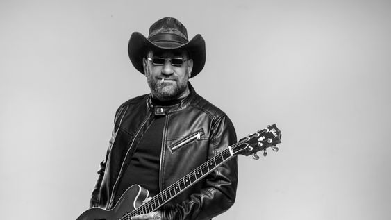 El vocalista de Las Pastillas del Abuelo se presentará con su otra banda, Los Irrompibles.