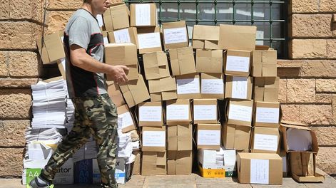 Desde enero  de 2019 se digitaliza el archivo judicial de las causas y juicios para evitar carpetas y folias de los casos y causas judiciales, escritas a mano.En Casa de Gobierno (en la foto, Las cuasas de Rentas), tribunales , y oficinas publicas, los expedientes seran informatizados.Foto: Orlando Pelichotti /  Los Andes
