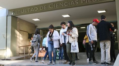 Uno de cada dos aspirantes a Medicina en la UNLP es extranjero.