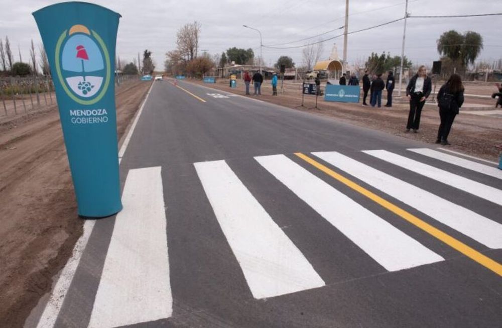 Suarez y Rufeil habilitaron la renovación de la primera etapa del carril Costa Canal Montecaseros