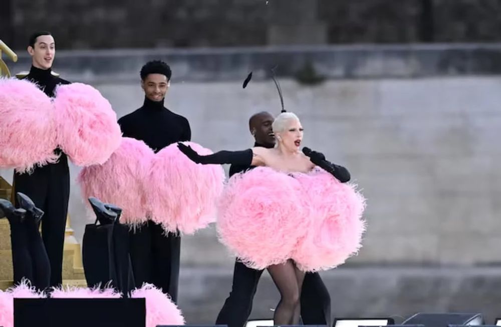 La cantante Lady Gaga en su show junto al río Sena, para la apertura de los Juegos Olímpicos París 2024.