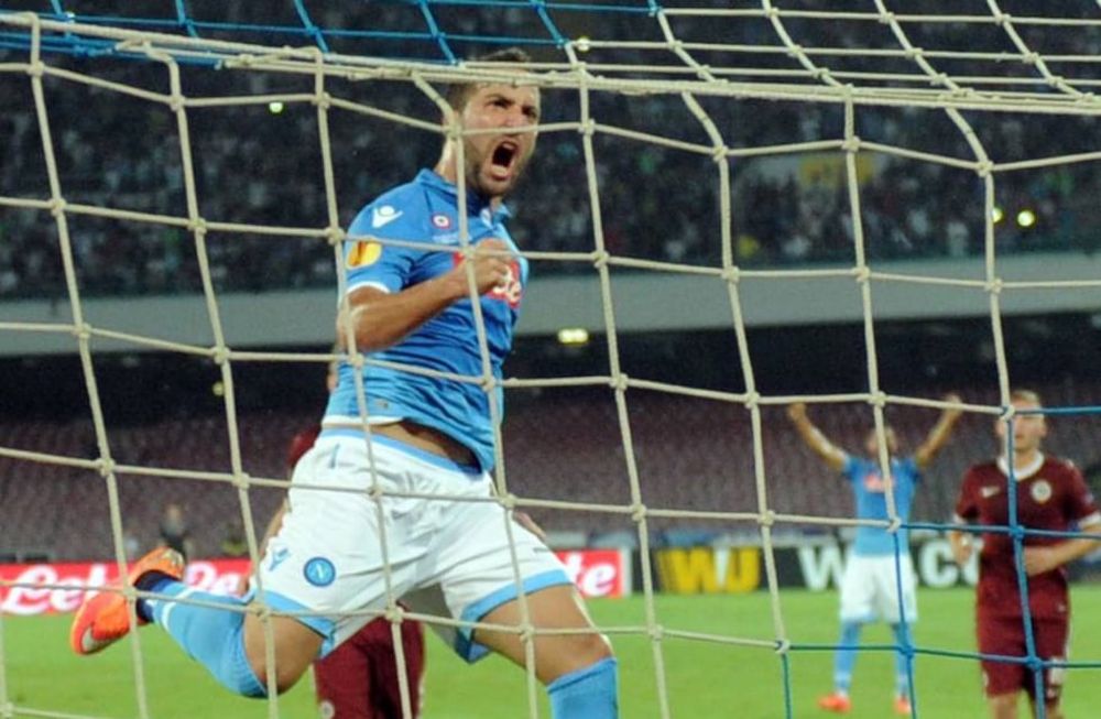 El Pipita Higuaín es pretendido por Arsenal de Inglaterra