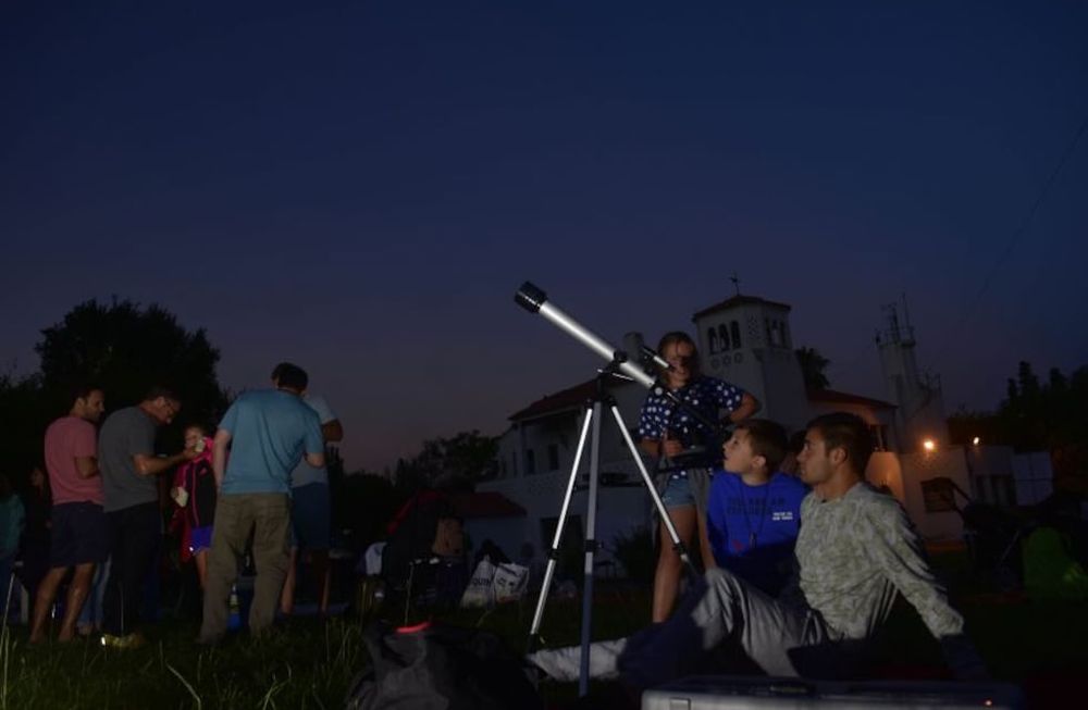 Este fenómeno se apreciará durante el domingo a la madrugada. Estará conformada por los planetas: Venus, Marte y la Luna -en una fina fase menguante-. / Foto: Diego Parés / Los Andes