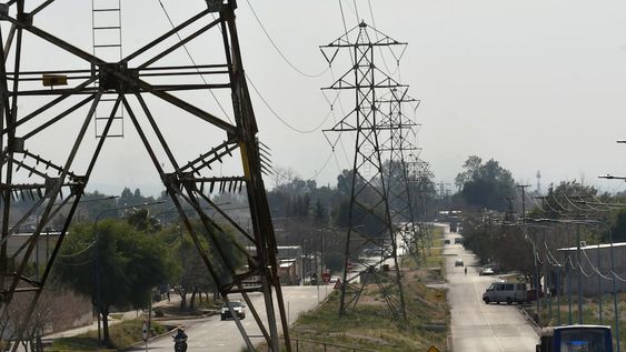 Las empresas transportistas de energía presentaron sus pedidos de ajuste de tarifas. Distrocuyo pidió un 249]% de suba. Foto: Orlando Pelichotti / Los Andes