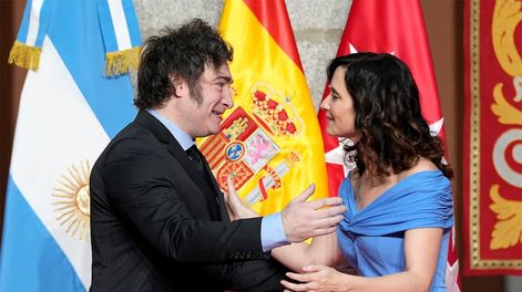 Milei, junto a la presidenta de la Comunidad de Madrid, Isabel Día Ayuso (AP).