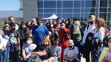 Los Andes | Pacientes del Hospital Notti visitaron el hospital Central recientemente, un paso previo a su adaptación a las nuevas instalaciones donde continuarán sus tratamientos.