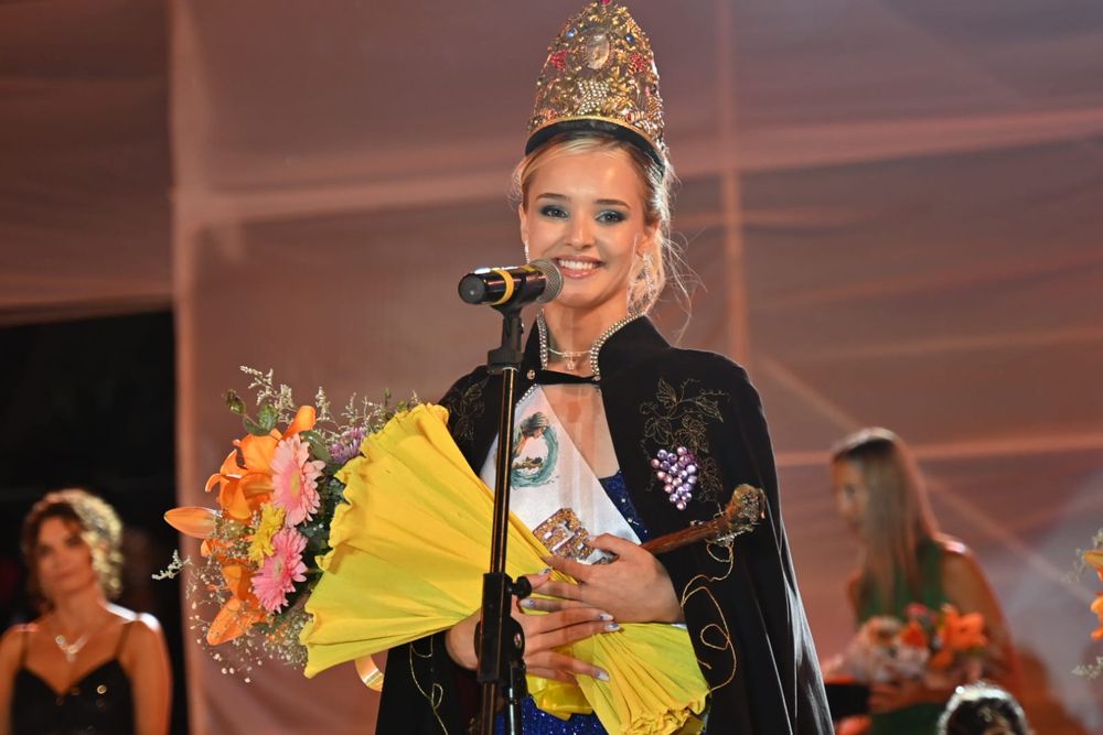 Mariana Belén Perra Cucatto, de 19 años, fue electa reina departamental 2026.