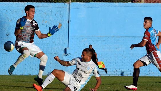 Optimista del gol. Lautaro Suraci ingresó en el segundo tiempo y a los pocos minutos hizo el 2-0 tras un gran pase de Carmona. Foto: Orlando Pelichotti / Los Andes