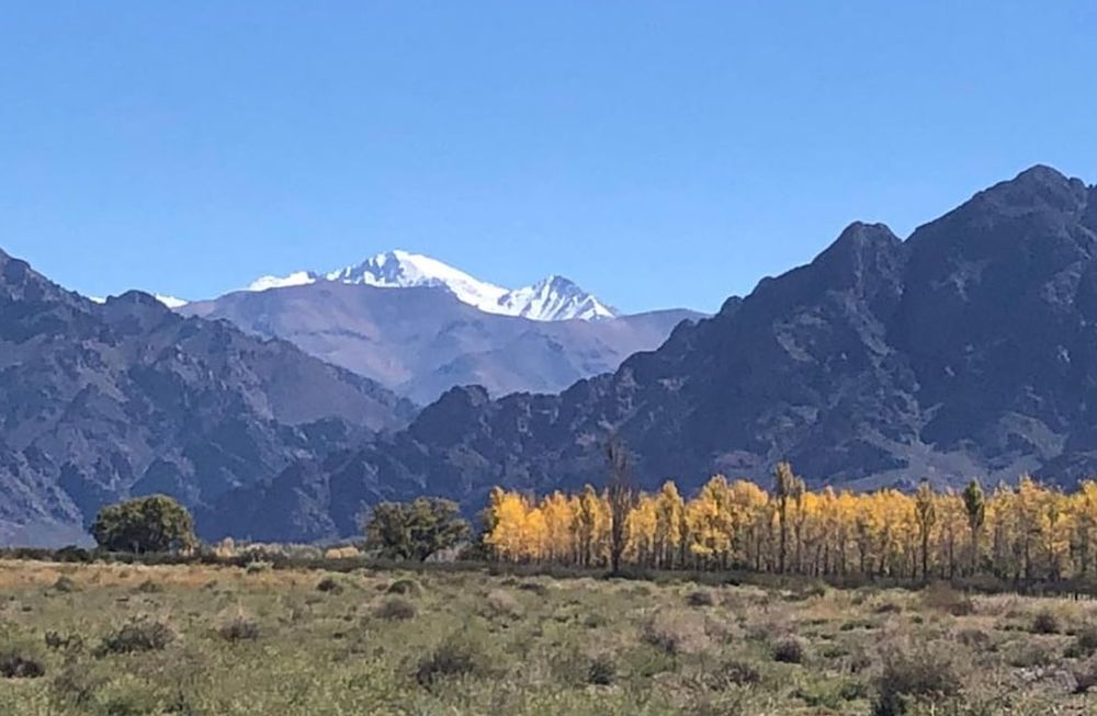 Una postal de San Alberto, en el valle de Uspallata. Tiene un centenar de habitantes, muchos de ellos llegados de la ciudad en busca de paz. / Foto: Los Andes