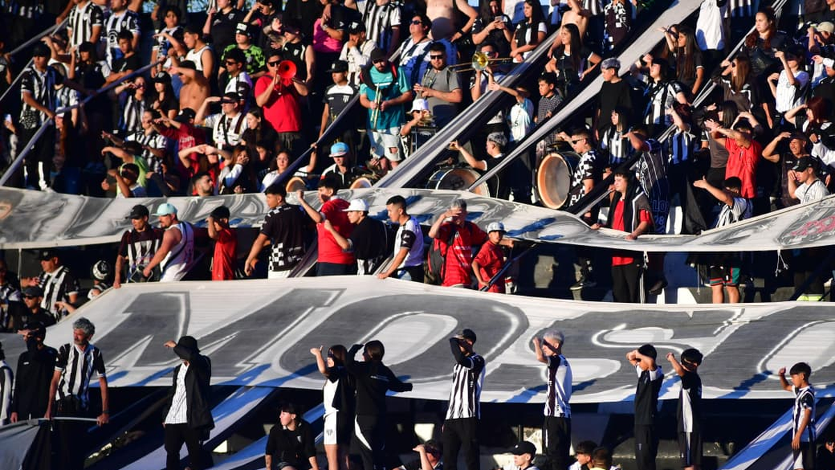 Gimnasia y Esgrima vs Defensa y Justicia: las mejores fotos en el Legrotaglie