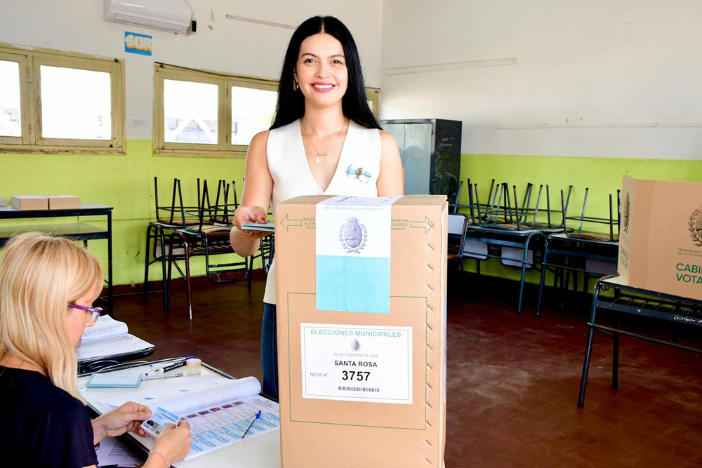 Sufragió Flor Destéfanis, intendente de Santa Rosa