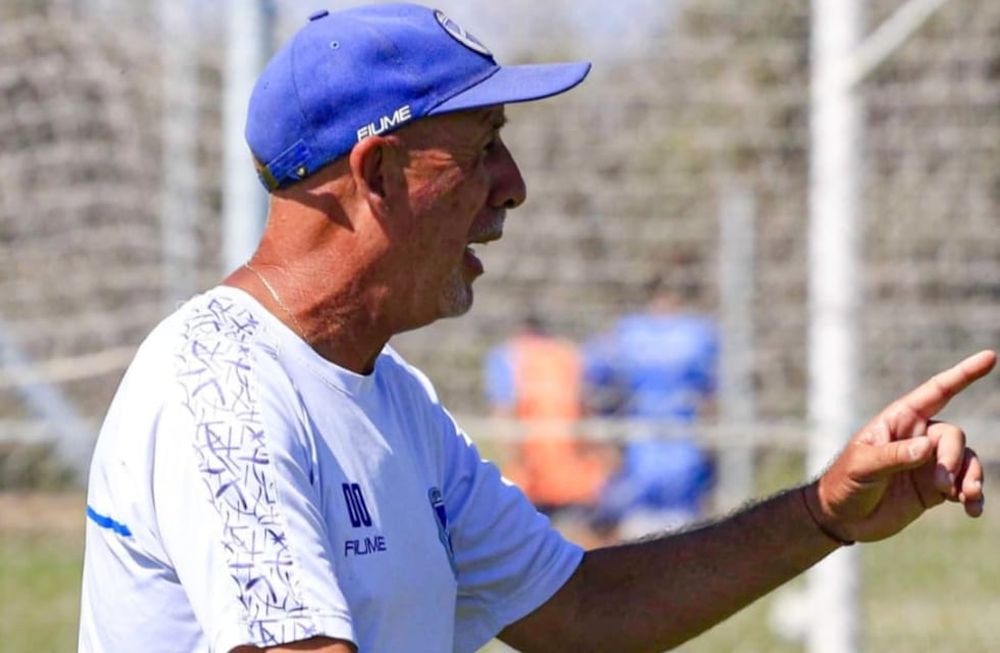 El entrenador del Tomba, Daniel Oldrá, reconoció que el equipo no está pasando un buen momento y que tiene que corregir errores.