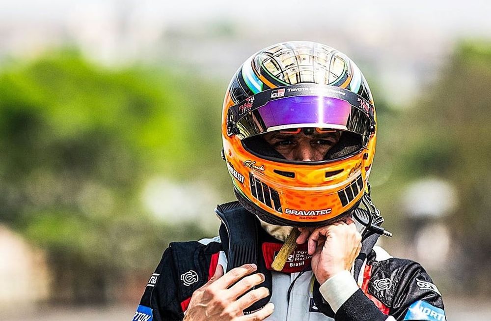 Rossi avanzó y llegó 12º en la primera del Stock Car