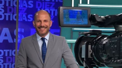 Los Andes | Emiliano Gatti conducía Noticiero 10 de Río Negro.